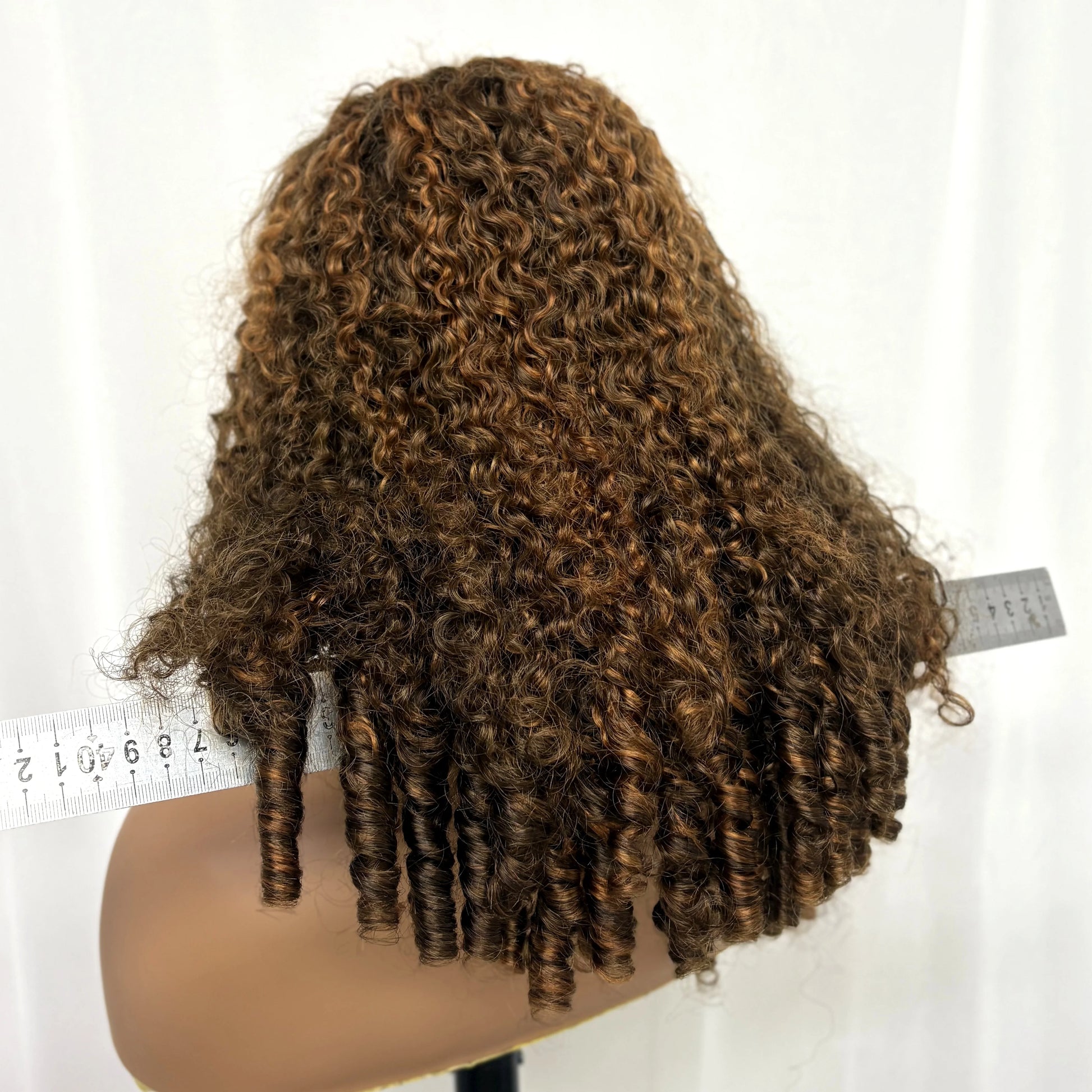 5x5 Glueless Highlight Burmese Bouncy Curly Human Hair Wigs 350% Density Lace Closure Pixie Curly Wigs for Women PrePlucked Remy