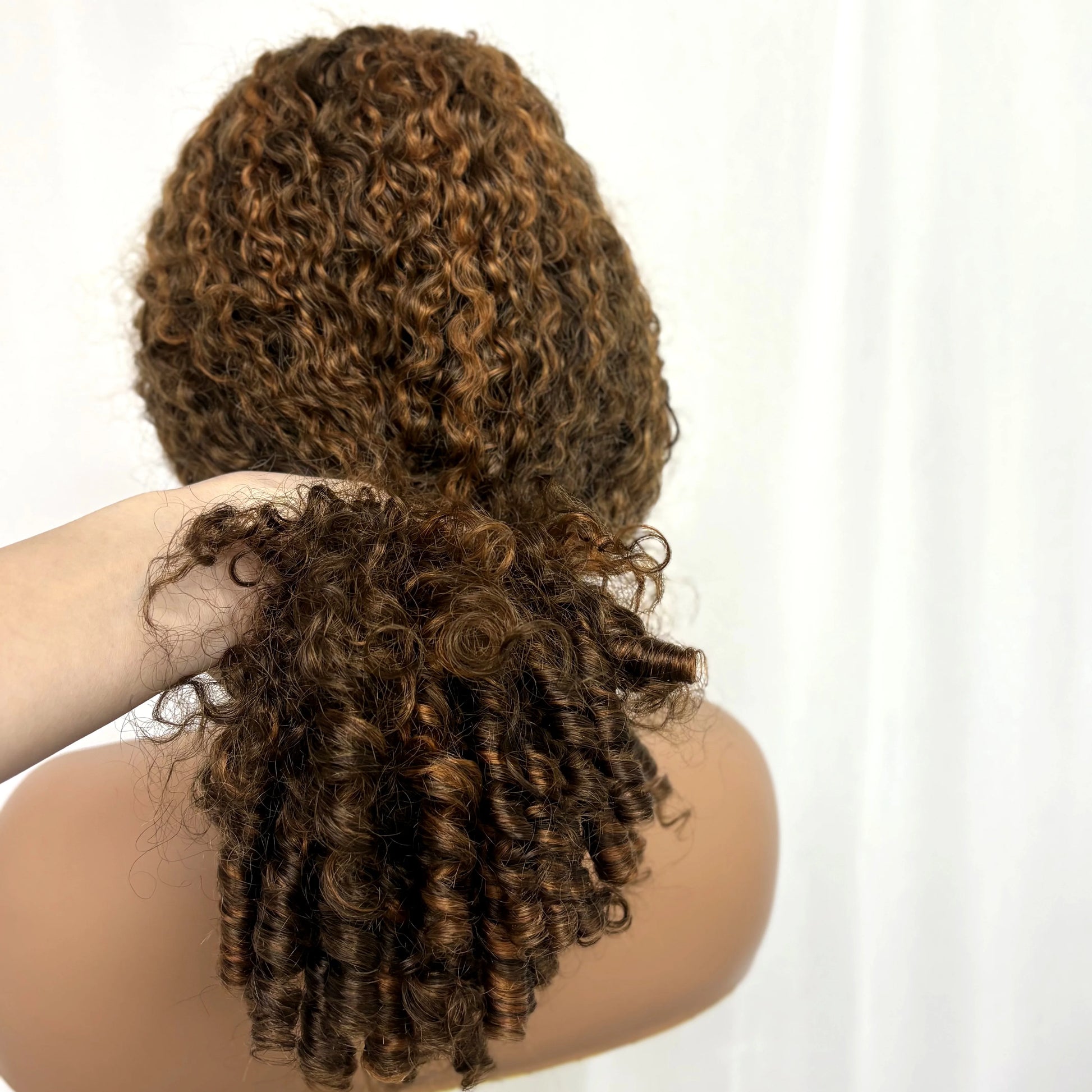 5x5 Glueless Highlight Burmese Bouncy Curly Human Hair Wigs 350% Density Lace Closure Pixie Curly Wigs for Women PrePlucked Remy
