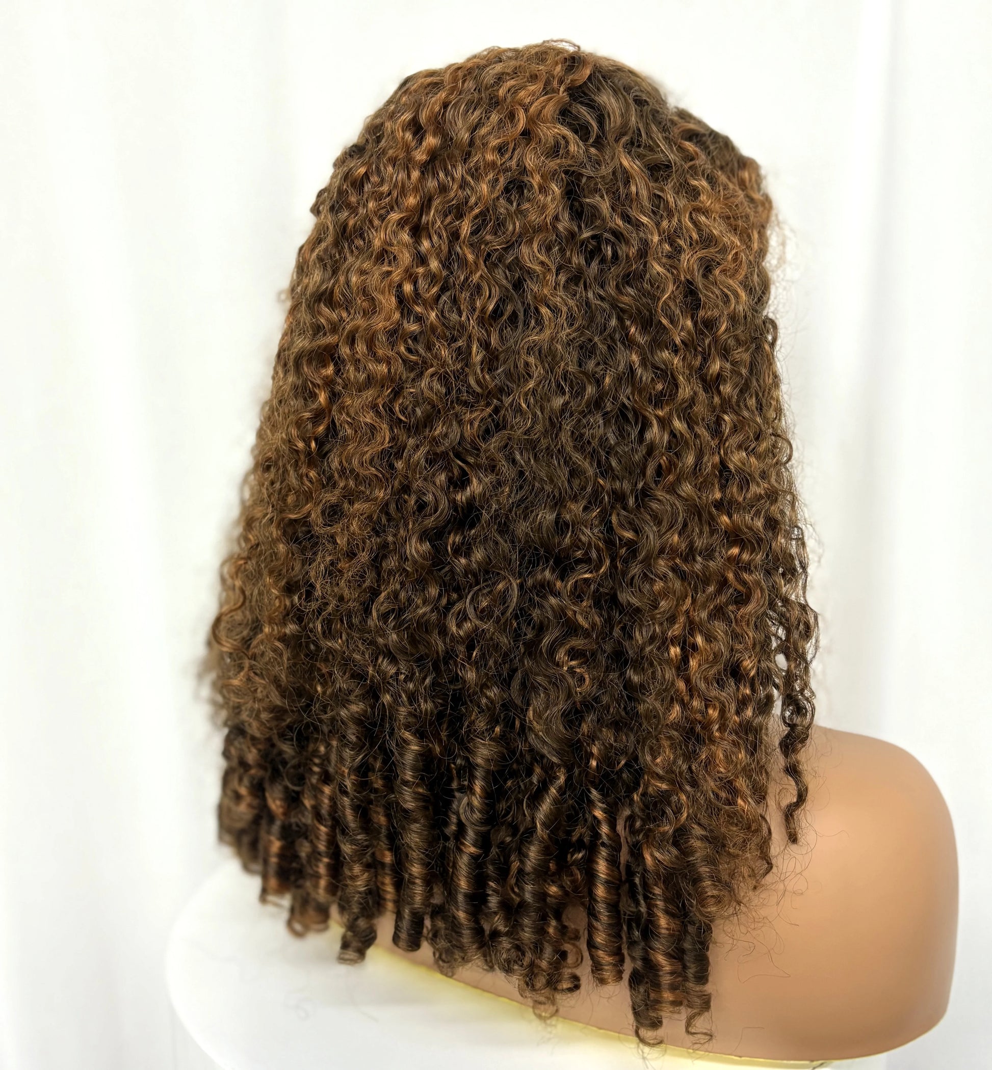 5x5 Glueless Highlight Burmese Bouncy Curly Human Hair Wigs 350% Density Lace Closure Pixie Curly Wigs for Women PrePlucked Remy